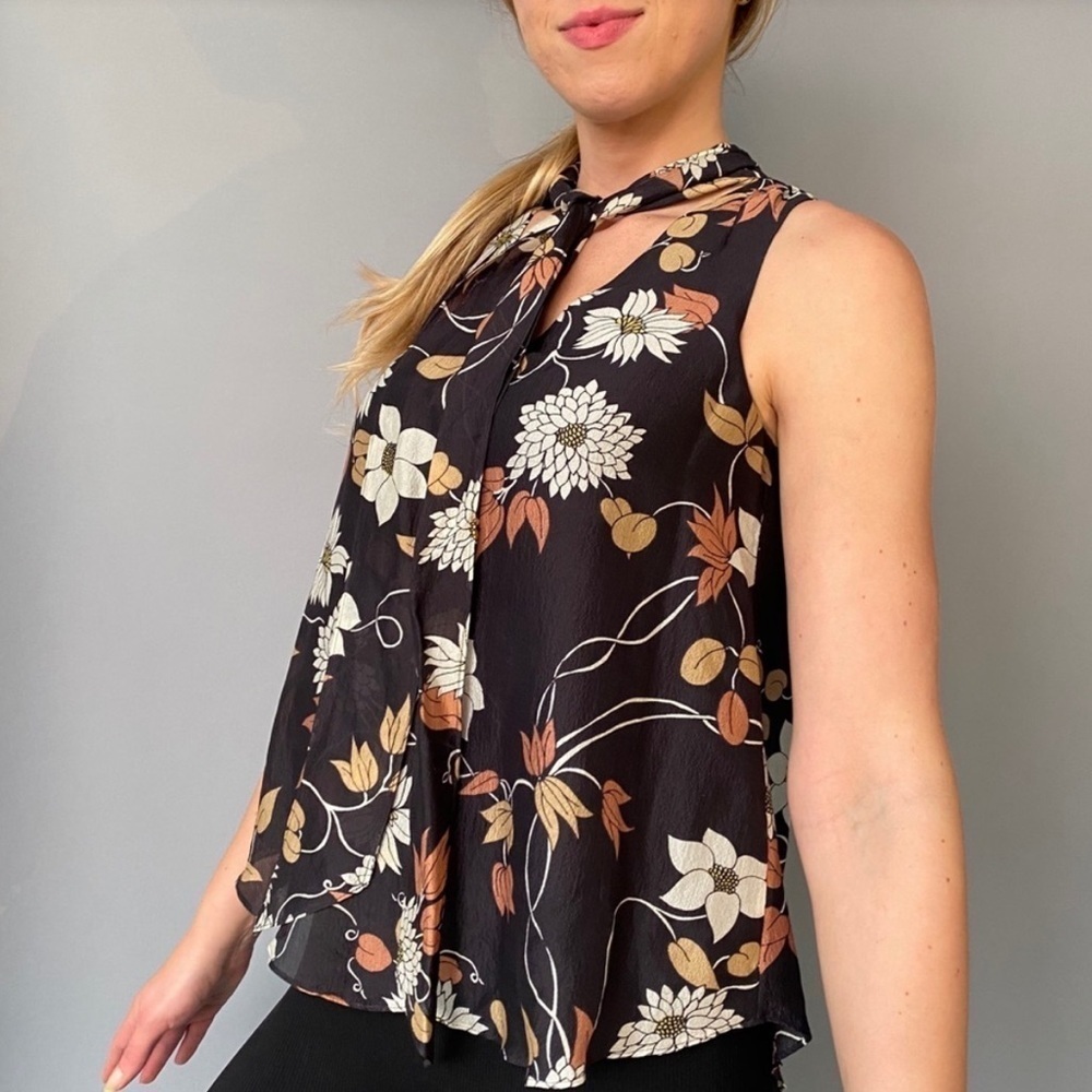 Maeve Anthropologie 100% Silk sleeveless blouse black floral Tie Neck Pussybow - Picture 2 of 9
